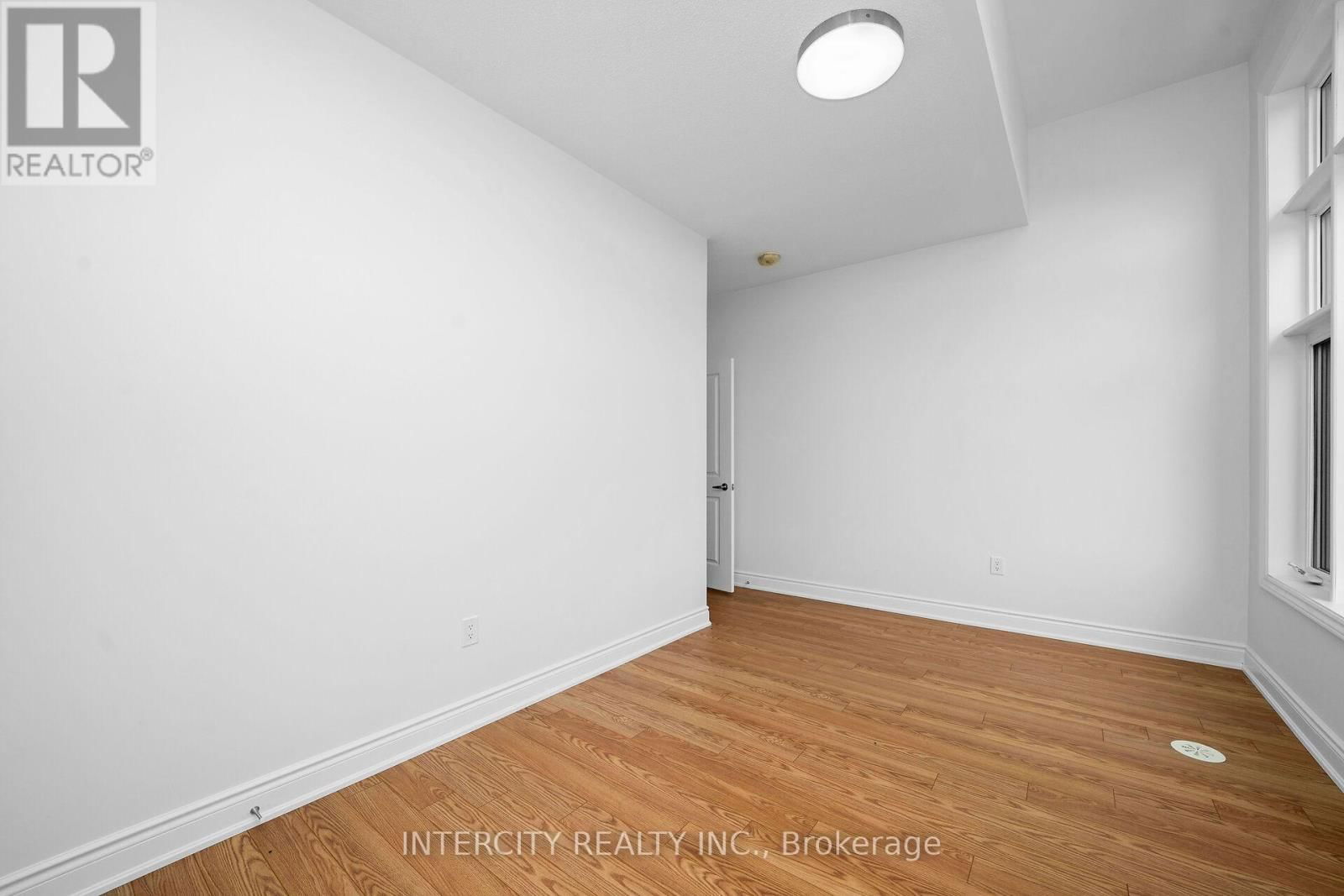 20 TARMOLA PARK COURT Image 27