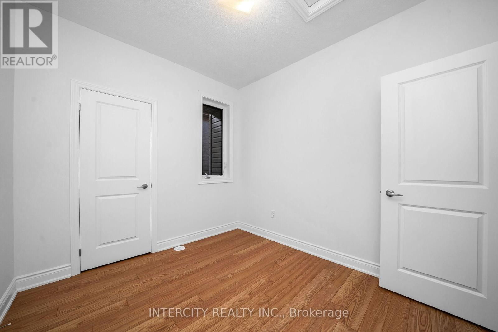20 TARMOLA PARK COURT Image 28