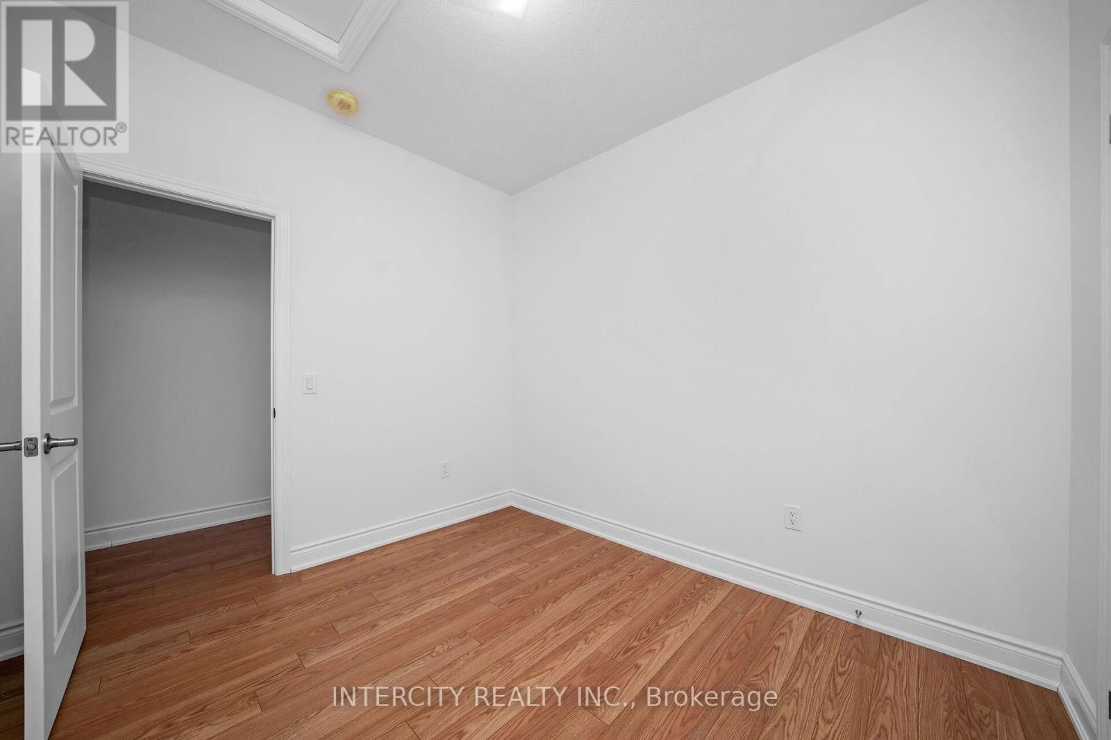 20 TARMOLA PARK COURT Image 29