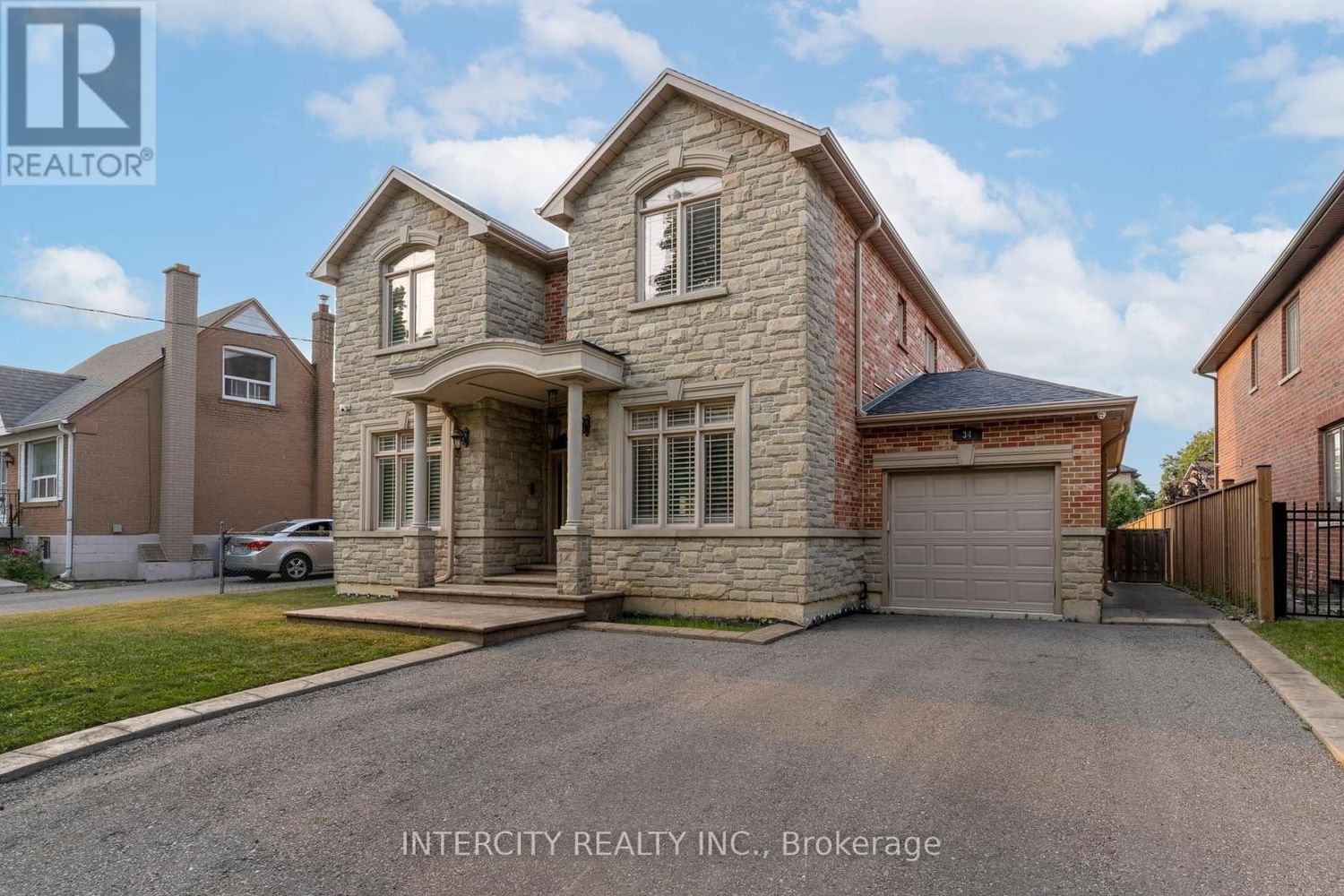34 YORKDALE CRES Image 1