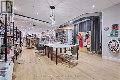 Image #1 of Commercial for Sale at 3039 Lake Shore Blvd W, Toronto, Ontario