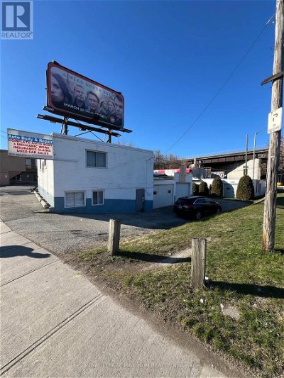 Image #1 of Commercial for Sale at 915 Weston Rd, Toronto, Ontario