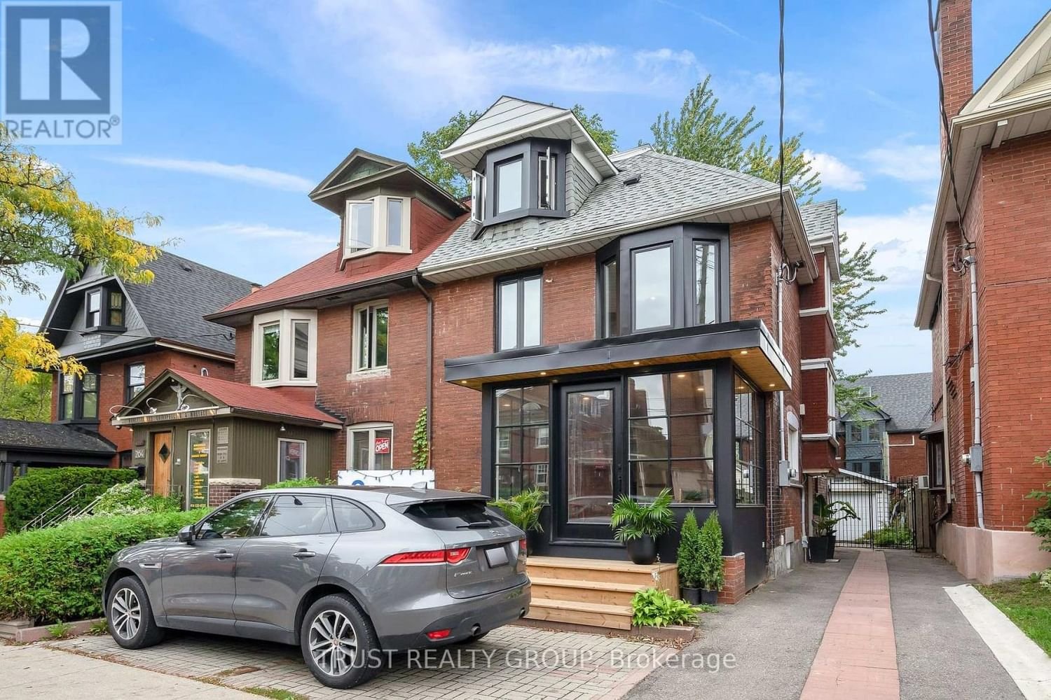 266 RONCESVALLES AVE Image 1