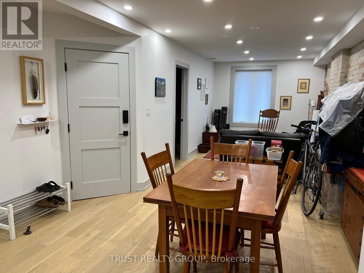 266 RONCESVALLES AVE Image 16