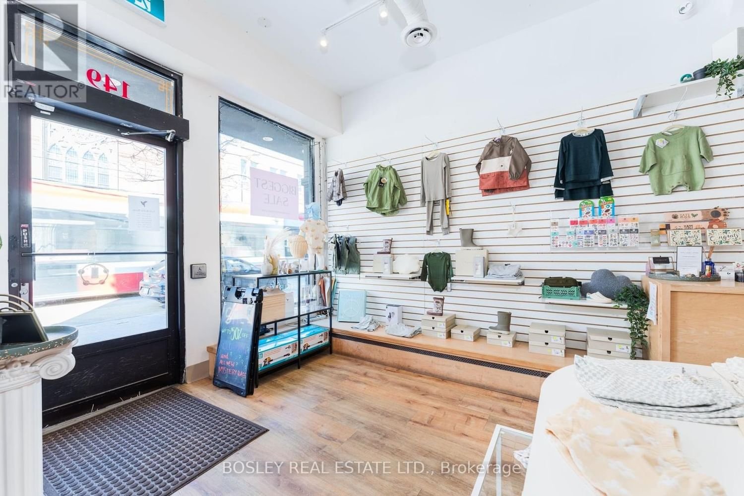#MAIN -149 RONCESVALLES AVE Image 6
