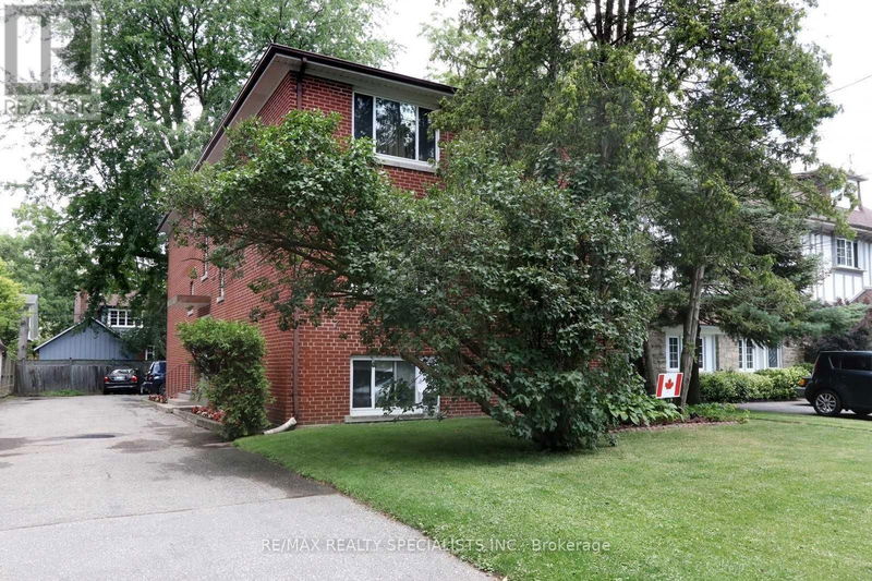 7 WOODLAWN Avenue  Mississauga (Port Credit), L5G3K4 | Image 2