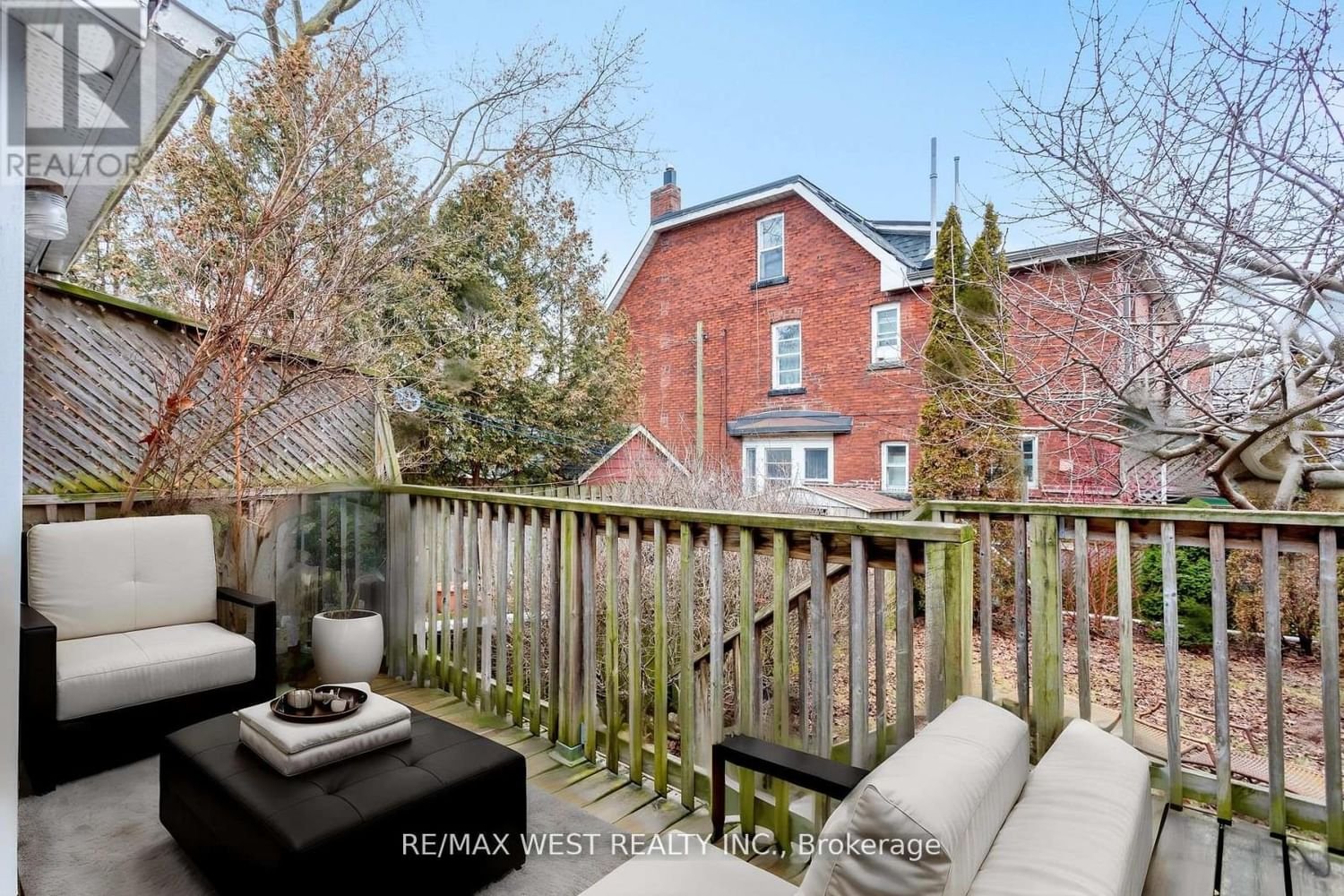 96 RONCESVALLES AVE Image 17