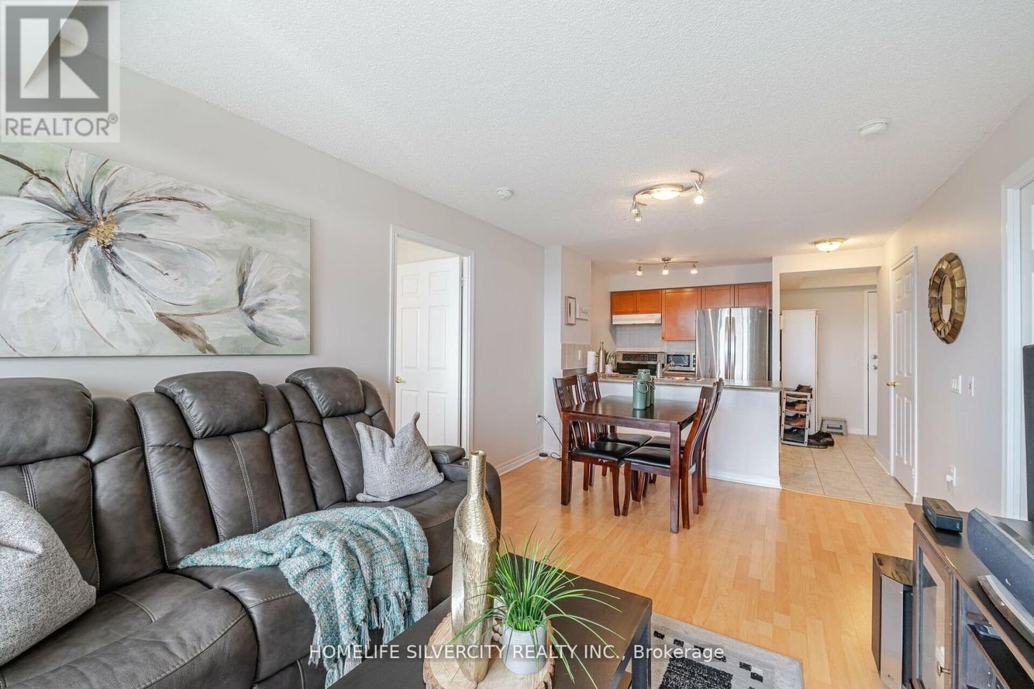 1210 - 55 STRATHAVEN DRIVE Image 11