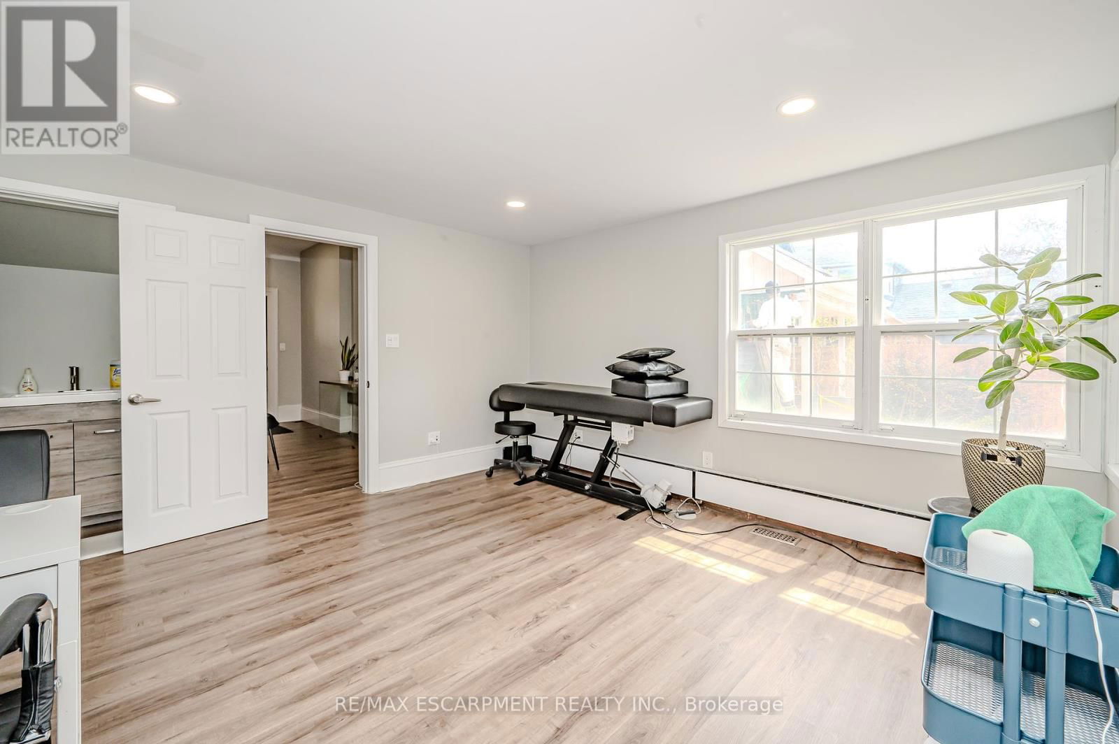 492 LOCUST STREET Image 10