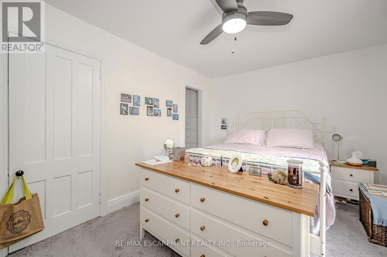 492 LOCUST STREET Image 26