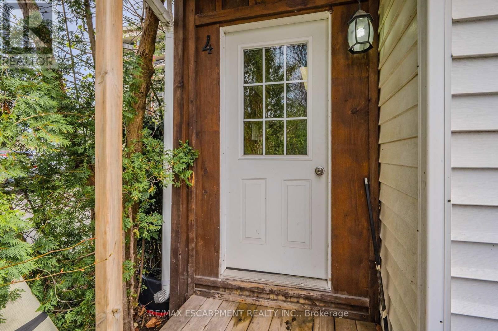 492 LOCUST STREET Image 33