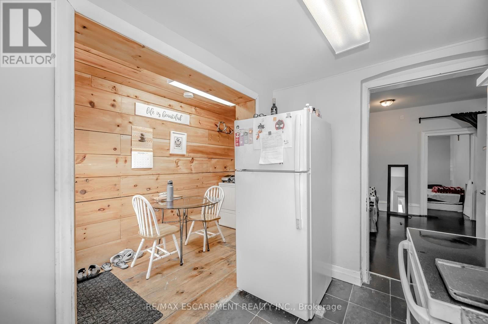 492 LOCUST STREET Image 35
