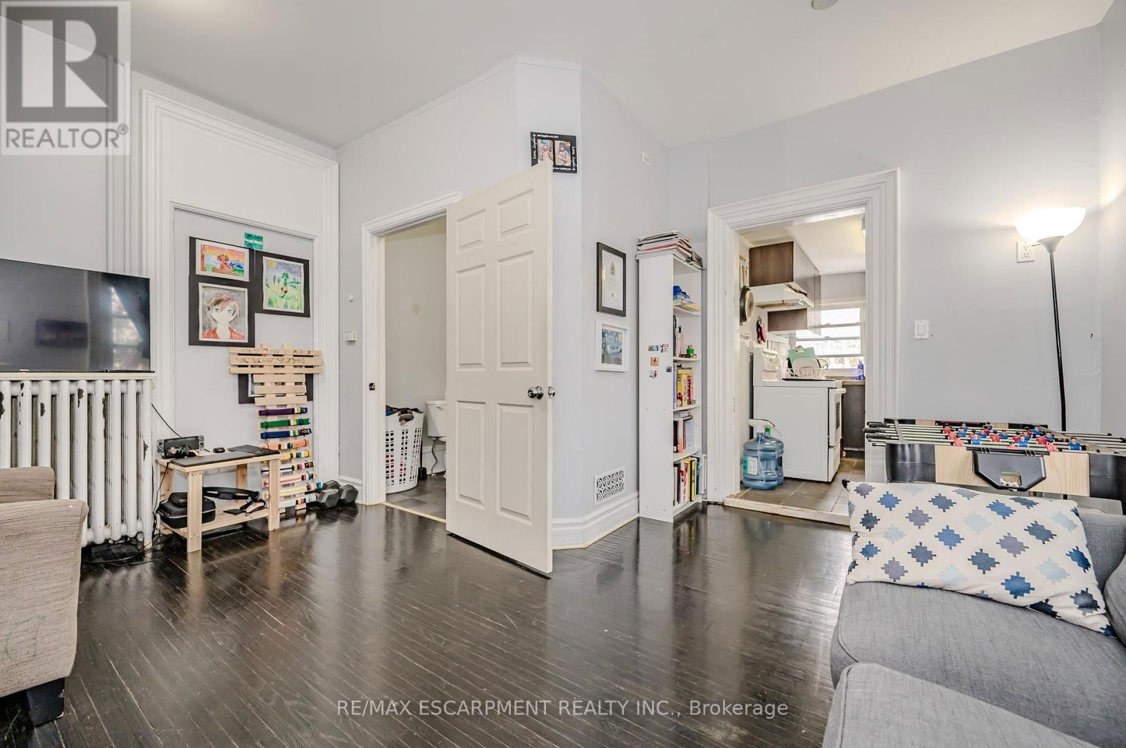 492 LOCUST STREET Image 36