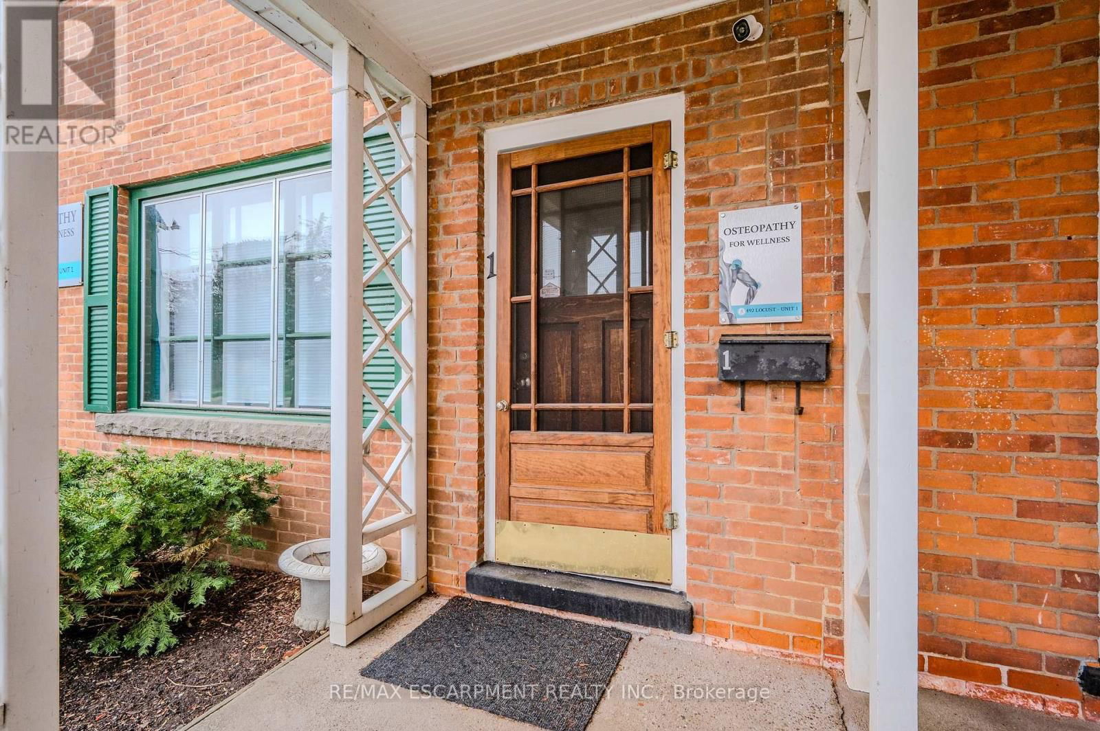 492 LOCUST STREET Image 5
