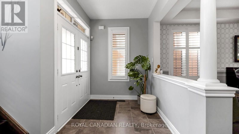 39 Orangeblossom Trail  Brampton (Credit Valley), L6X3B5 | Image 6