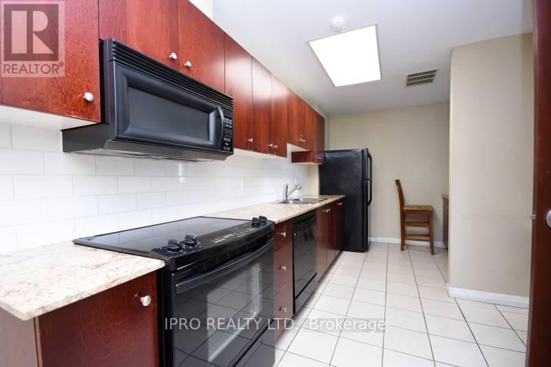 1004 - 1359 RATHBURN ROAD Image 6