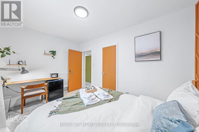 98 Yorkview Drive  Toronto (Stonegate-Queensway), M8Z2G4 | Image 16