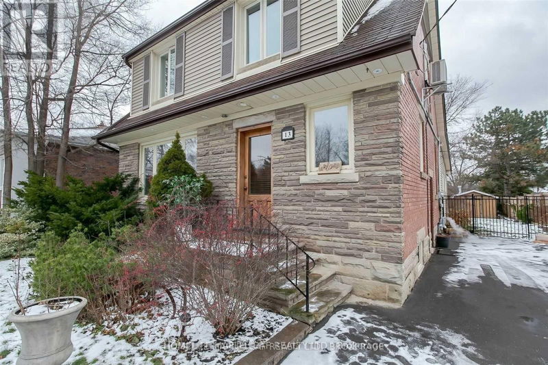 13 Harold Street  Brampton (Downtown Brampton), L6Y1C8 | Image 4