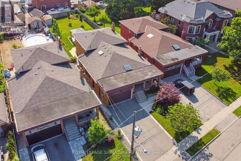 38 Larchmere Avenue  Toronto (Humber Summit), M9L2N3 | Image 3