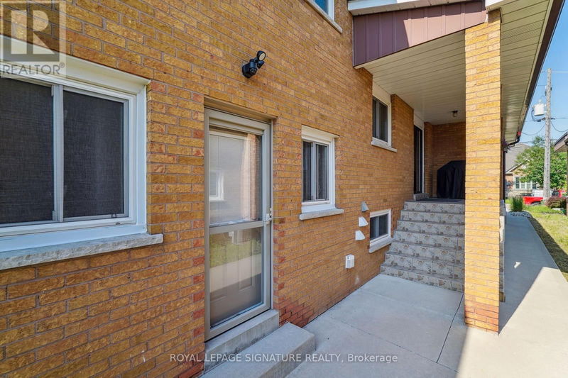 38 Larchmere Avenue  Toronto (Humber Summit), M9L2N3 | Image 34