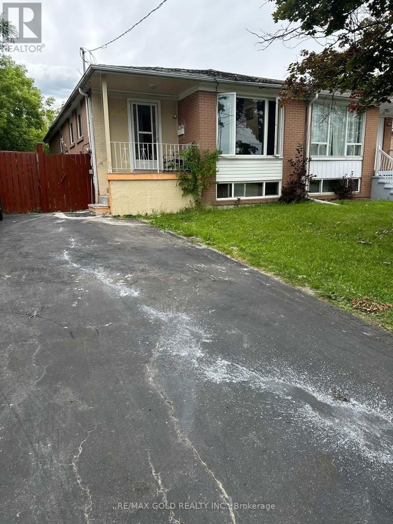 7335 Darcel Avenue  Mississauga (Malton), L4T2X4 | Image 2