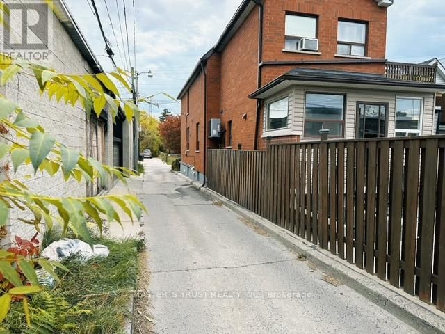 1454 DUFFERIN STREET Image 23