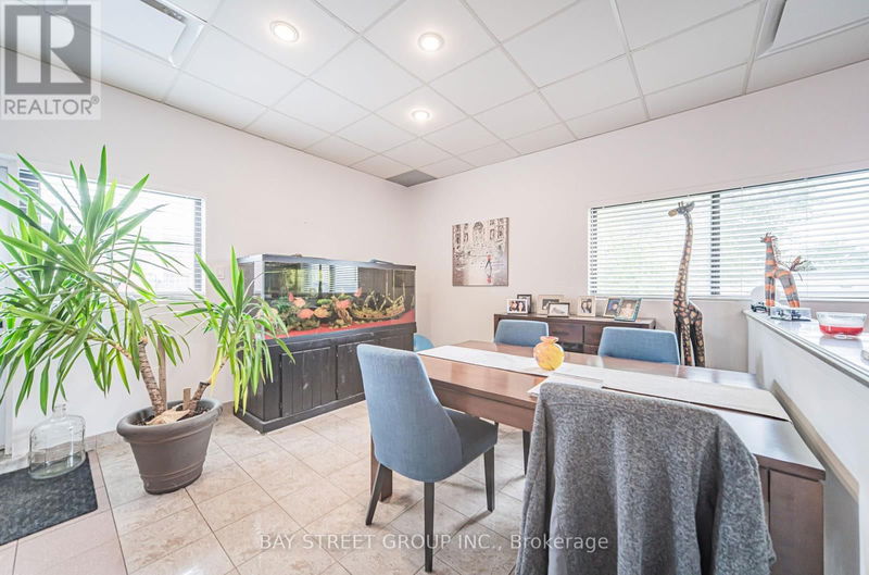 240 Pellatt Avenue  Toronto (Humberlea-Pelmo Park), M9N2P7 | Image 29