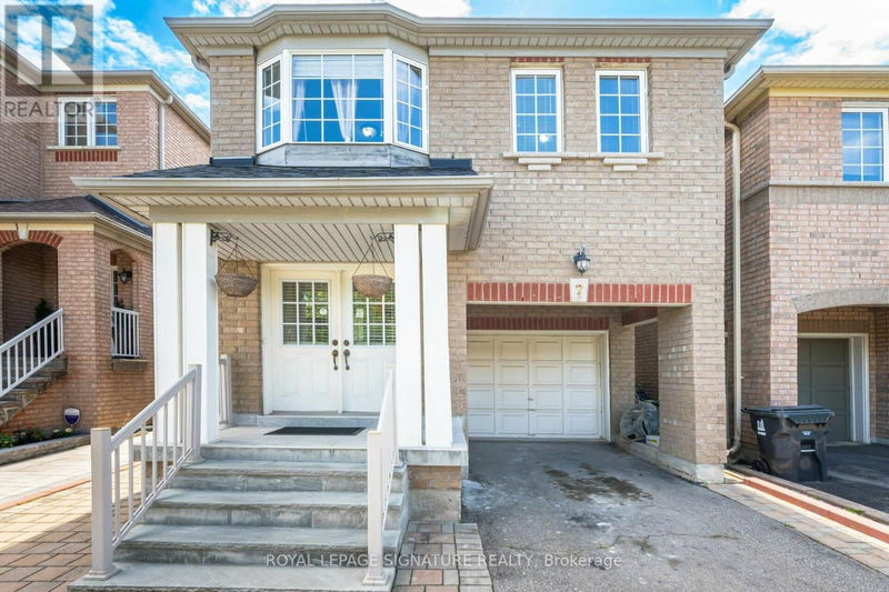 7 Via Cassia Drive  Toronto (Brookhaven-Amesbury), M6M5K8 | Image 1