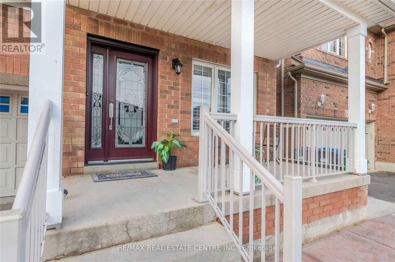 3 Abbotsbury Drive  Brampton (Credit Valley), L6X0S3 | Image 2