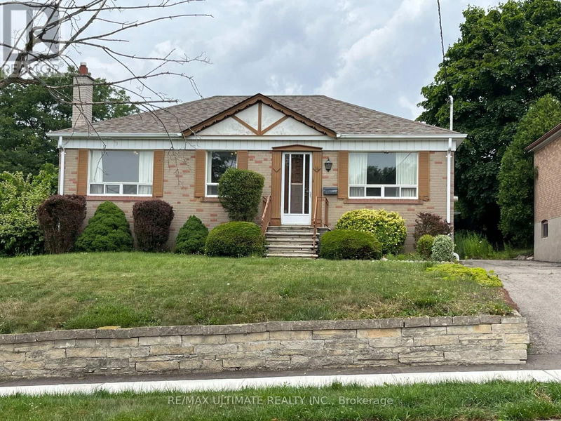 14 Hawkins Drive  Toronto (Brookhaven-Amesbury), M6M2W6 | Image 2