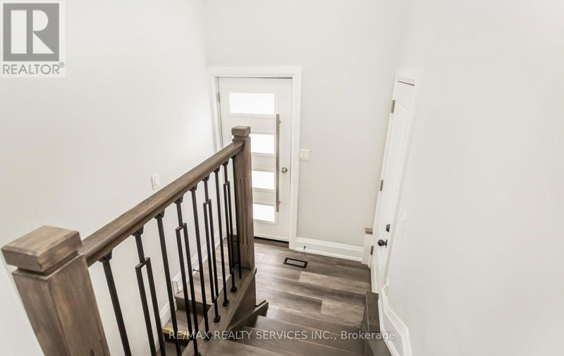 5 Baskerville Crescent  Toronto (Markland Wood), M9C1T6 | Image 31