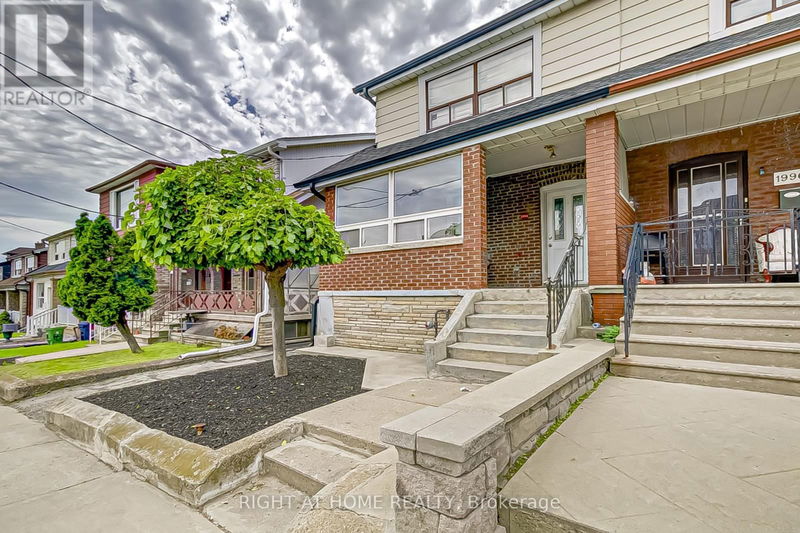 1994 Dufferin Street  Toronto (Corso Italia-Davenport), M6E3R2 | Image 3