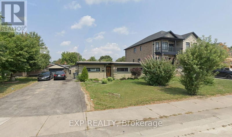 7501 Homeside Gardens  Mississauga (Malton), L4T2A8 | Image 1