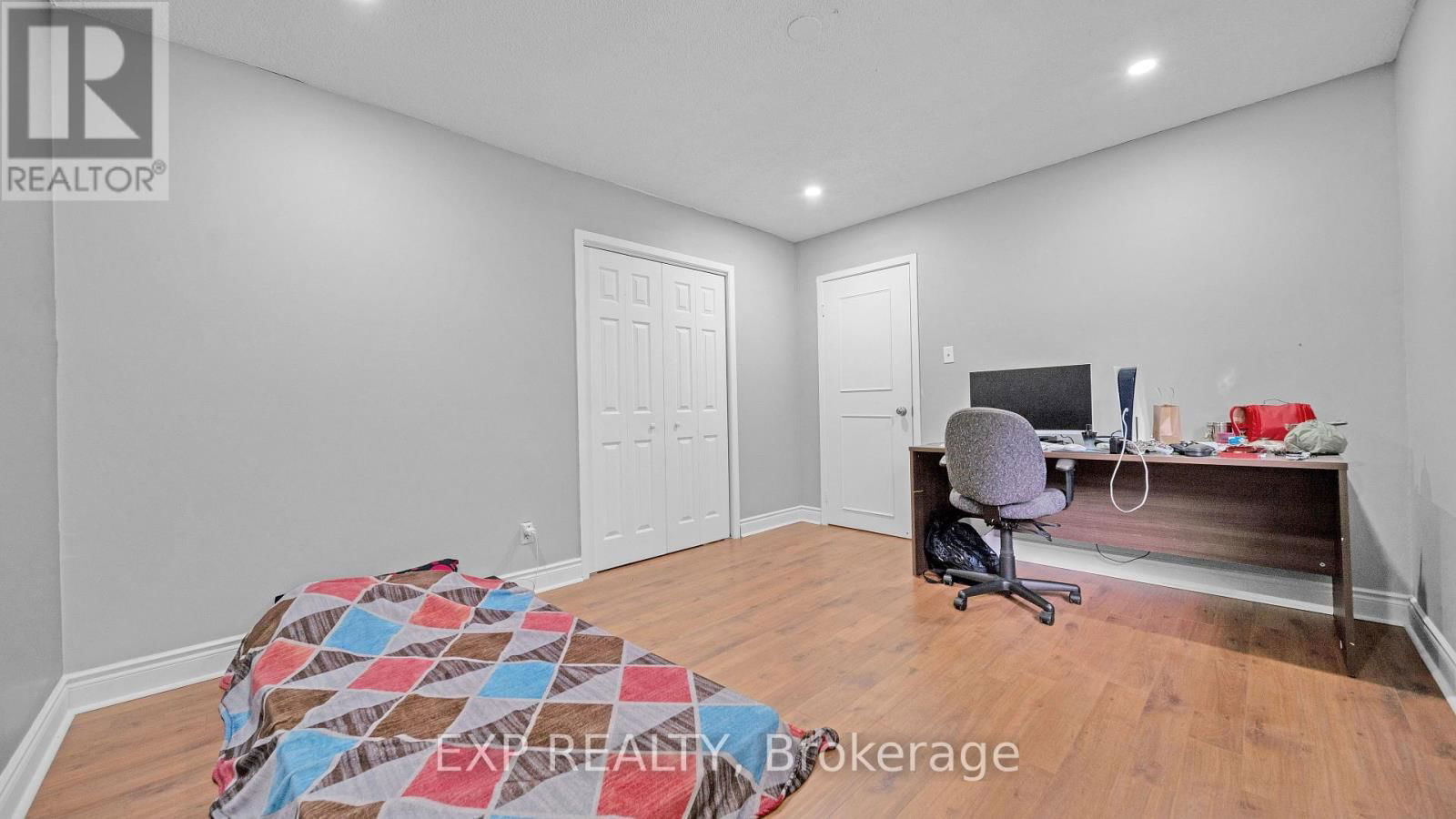 1681 VAUGHAN DRIVE Image 31