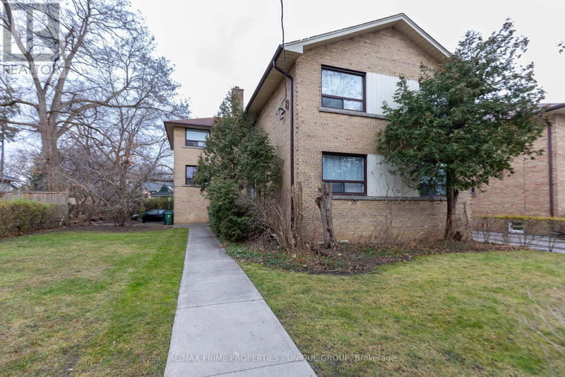 157 Berry Road  Toronto (Stonegate-Queensway), M8Y1W4 | Image 4