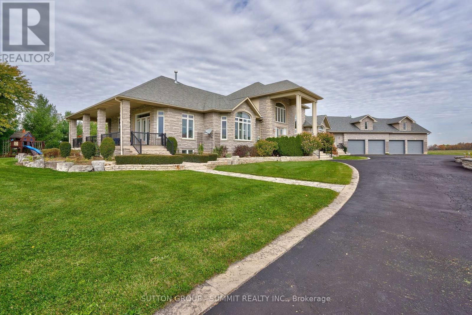5431 APPLEBY LINE Image 1