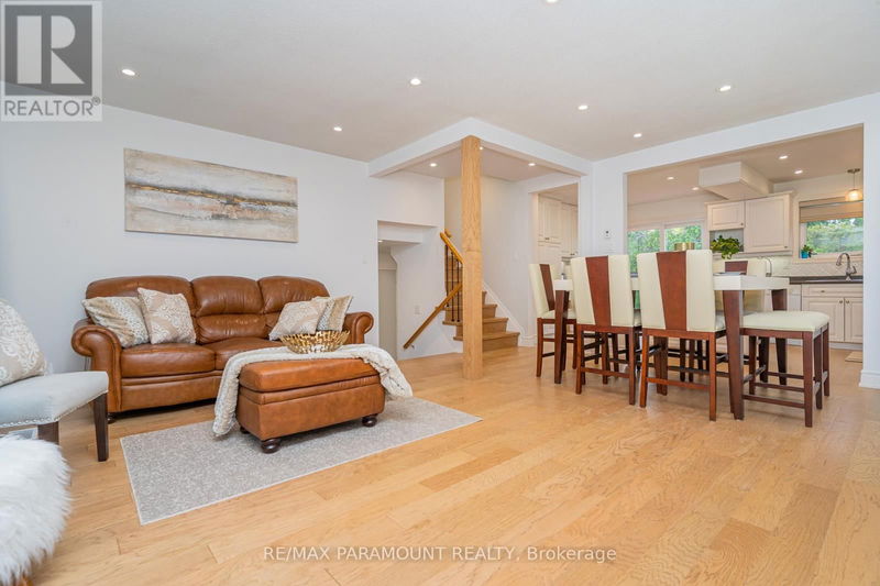 43 Bromley Crescent  Brampton (Avondale), L6T1Z2 | Image 10