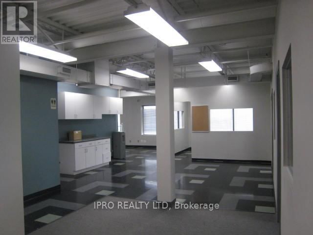 1B - 2020 CLARK BOULEVARD Image 14