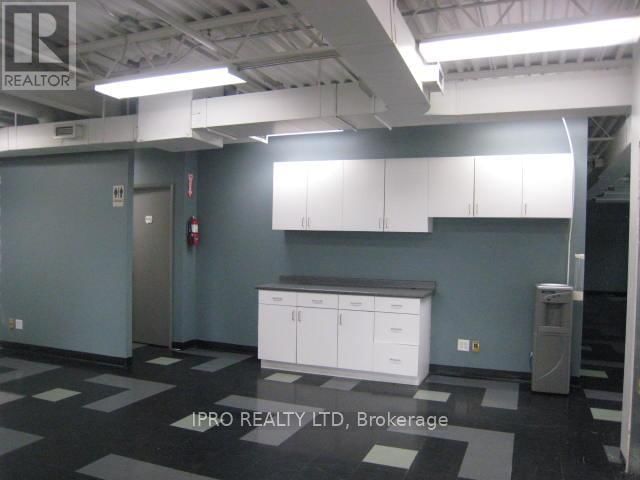 1B - 2020 CLARK BOULEVARD Image 33