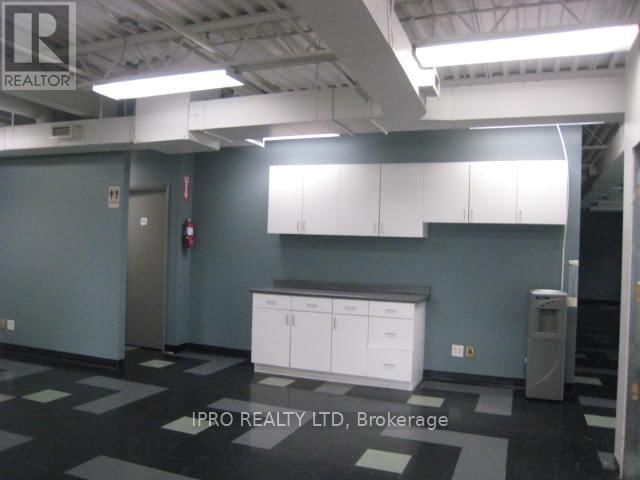 1B - 2020 CLARK BOULEVARD Image 34