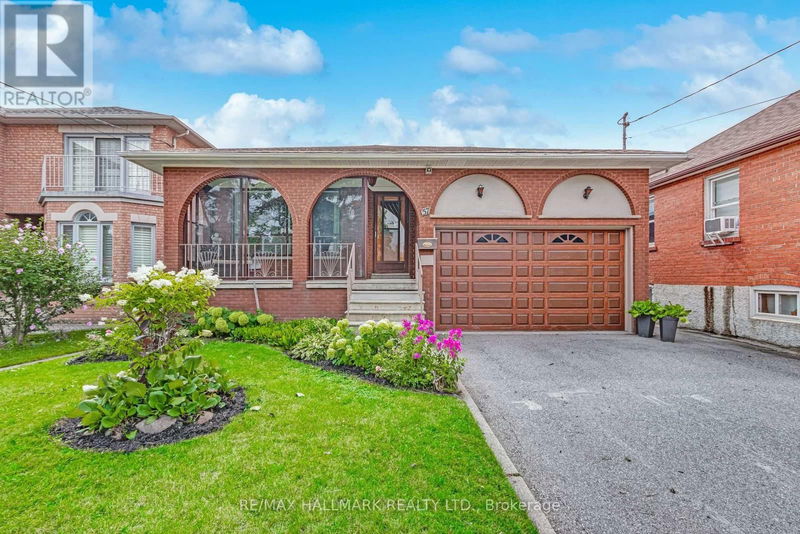 57 Regent Road  Toronto (Downsview-Roding-CFB), M3K1G8 | Image 1