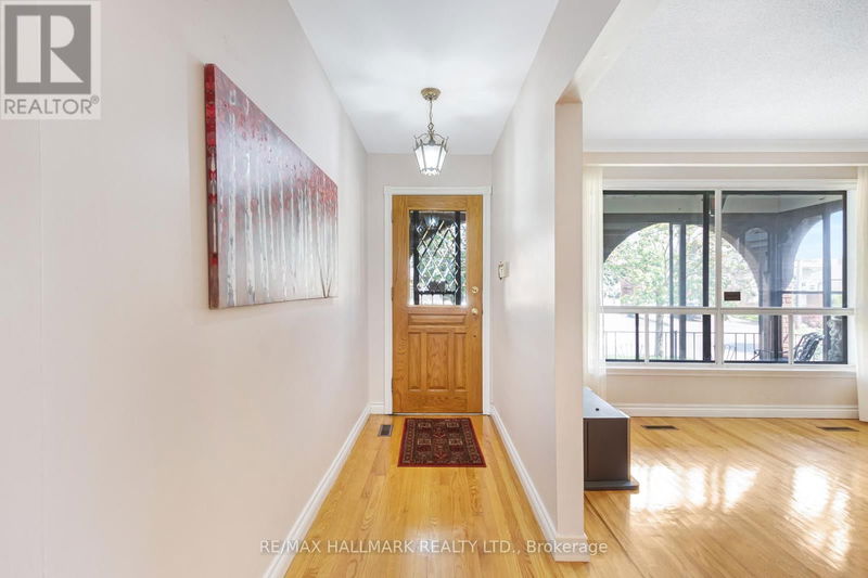 57 Regent Road  Toronto (Downsview-Roding-CFB), M3K1G8 | Image 5