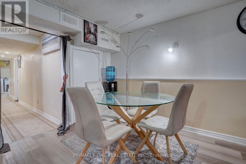 7655 Anaka Drive  Mississauga (Malton), L4T3H8 | Image 14