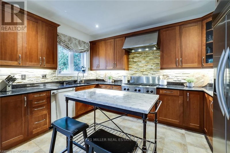 2301 HERTFORDSHIRE Way  Oakville (Iroquois Ridge North), L6H7M5 | Image 20