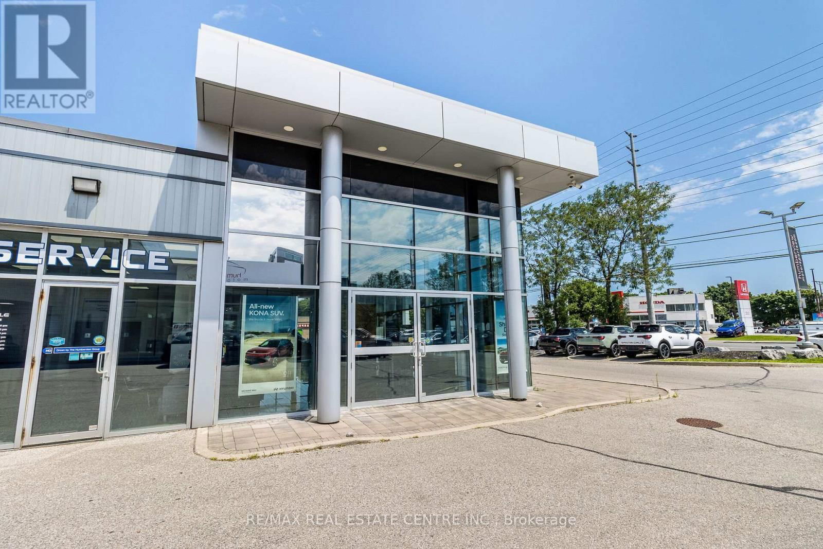 225 DUNDAS STREET E Image 7