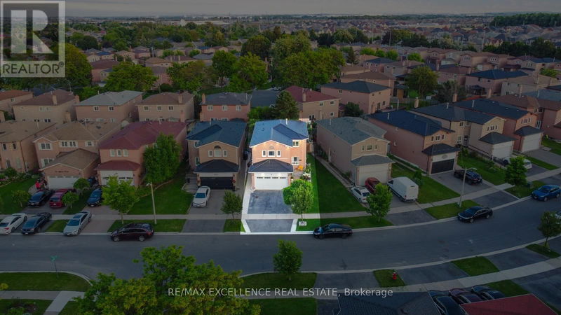 69 Atkins Circle  Brampton (Northwood Park), L6X4E7 | Image 2