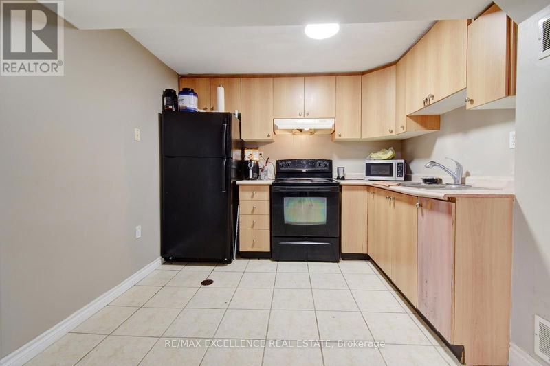 69 Atkins Circle  Brampton (Northwood Park), L6X4E7 | Image 30