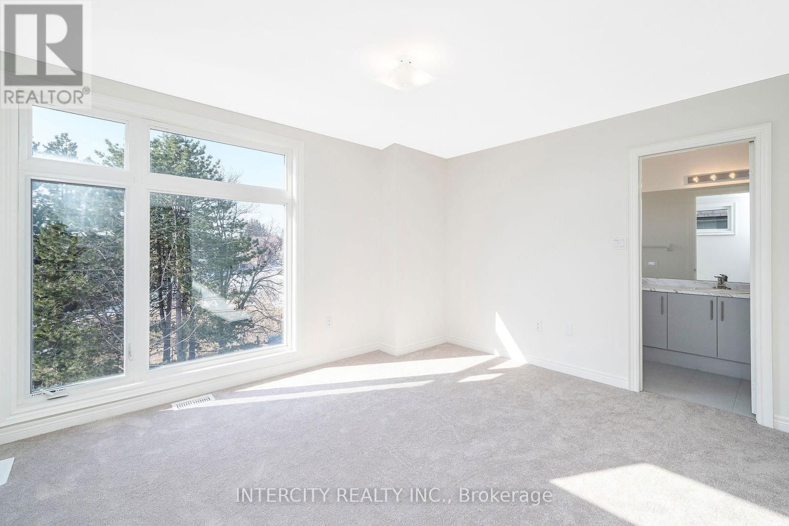 38 - 12 QUEENPOST DRIVE Image 21