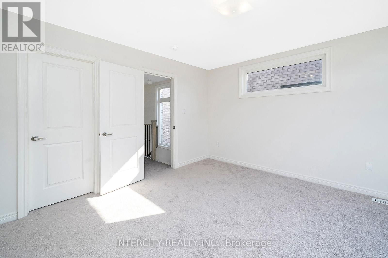 38 - 12 QUEENPOST DRIVE Image 22