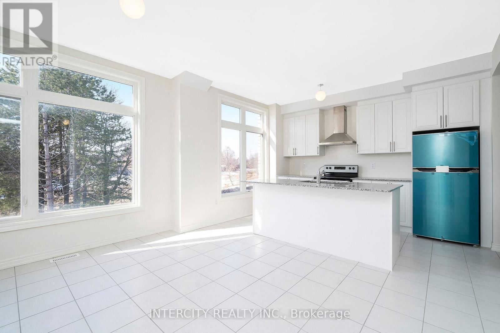 38 - 12 QUEENPOST DRIVE Image 9